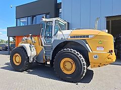 Liebherr L580