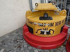 Zanetti SAT - Magnet / Hydraulik-Abbruch-Magnet HM 30/50 AK - AK: für Adapterplatte + Kette - außen geschützt vorne unter Adapter-Platte montierte Licht-Signal-Ampel - Bagger: 30t-50t - Magnet-Leistung 11KW 220V